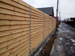 Деревянный забор елочка 150 метров фото в Зеленоградском