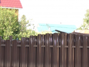 Забор из евроштакетника на ленточном фундаменте 10 метров фото в Зеленоградском